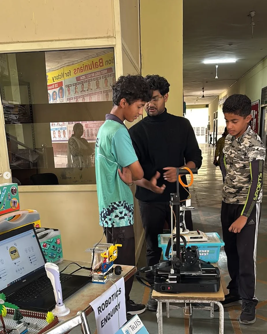 RedSan robotics education session at Social Baluni Public School
